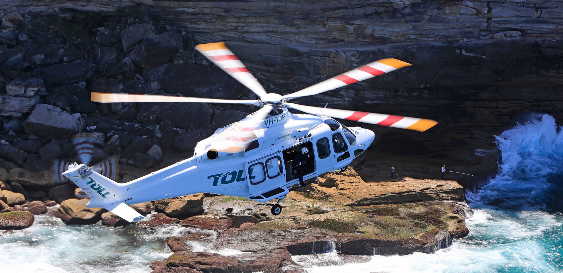 Toll_Aviation_Helicopter_2880x1400-min